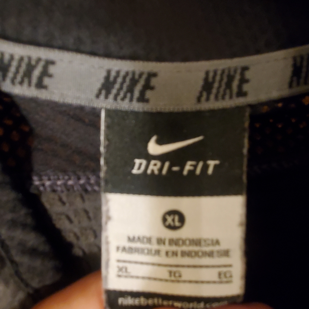 EUC Men's Nike Pullover XL - Picture 2 of 3